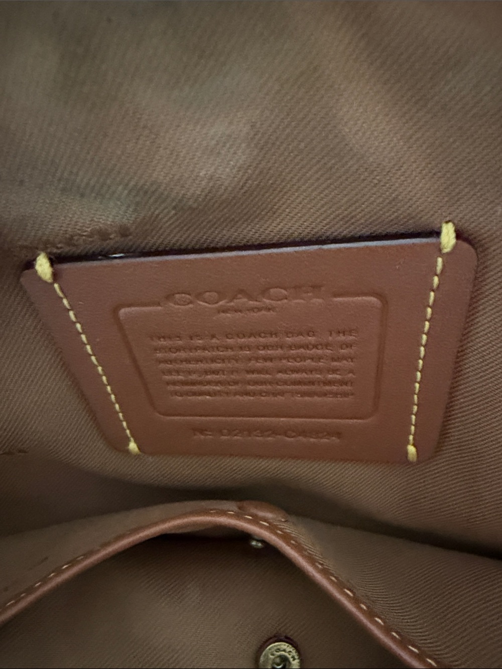 Coach Pebbled Leather Shoulder Bag in Light Cream with Gold Hardware - Picture 2 of 3